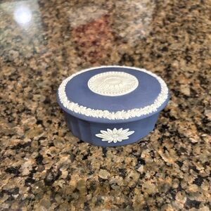 Vintage 1969 Wedgwood box. Cream color on Portland blue jasperware.